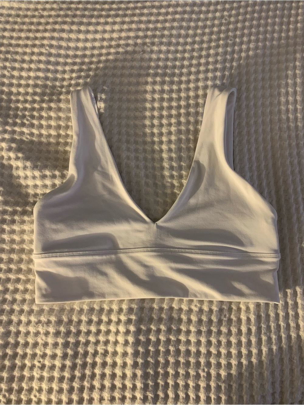 lululemon athletica White V-Neck sports bra EUC size 8